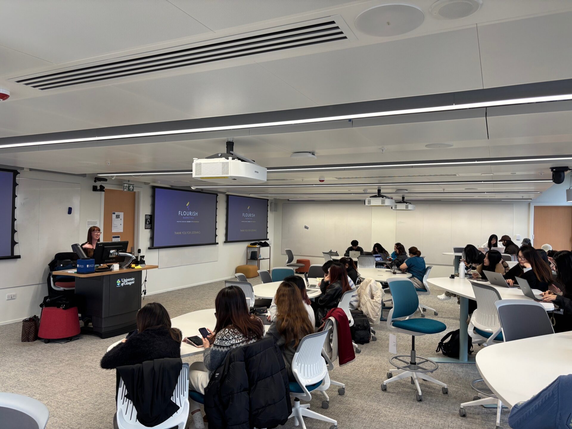 From the Office to the Lecture Hall: Jena’s Crash Course in Digital Strategy